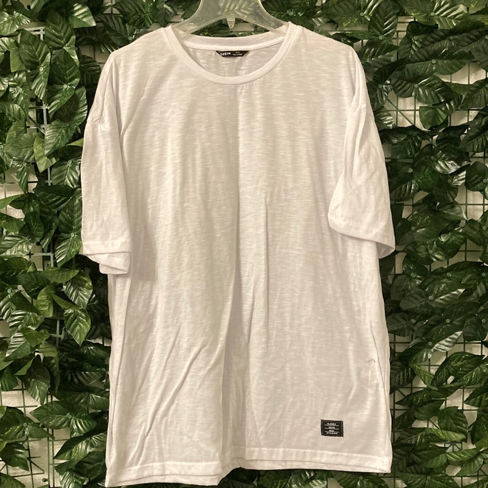 Men white tee SHEIN